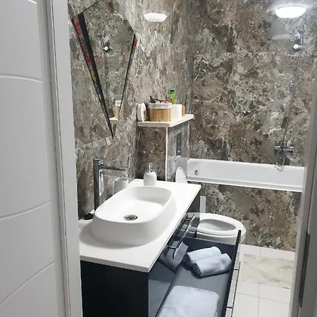 Lucky Astra 1 Apartment *