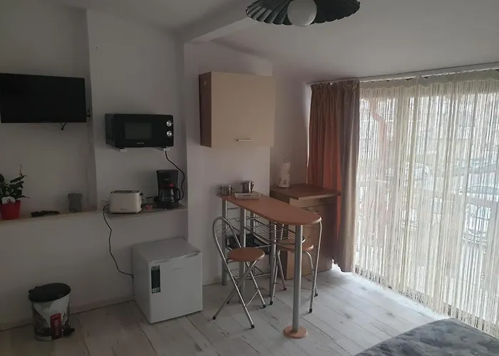 Lucky Astra 1 בראשוב